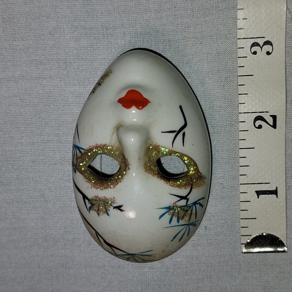 Vintage Hand Painted Carnival Face Masks Ceramic Set of 4 - Picture 2 of 9